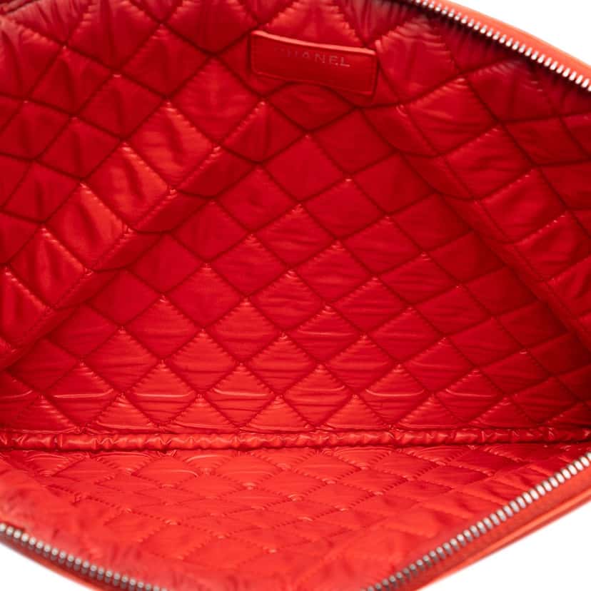 Chanel Large Chevron Lambskin Double Stitch Boy O Case Clutch Red Leather Very good condition - Model View