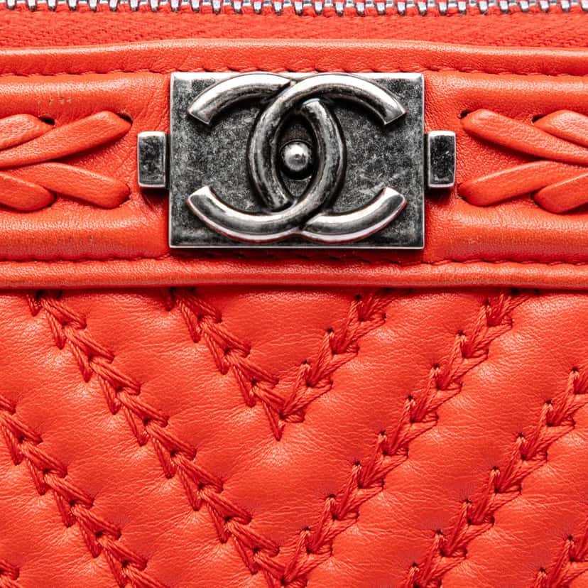 Chanel Large Chevron Lambskin Double Stitch Boy O Case Clutch Red Leather Very good condition - Box View