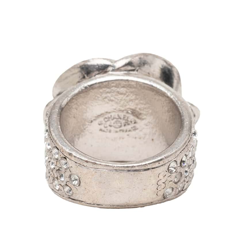 Chanel CC Brass and Strass Enamel Camellia Ring Black Metal Very good condition - Inside View