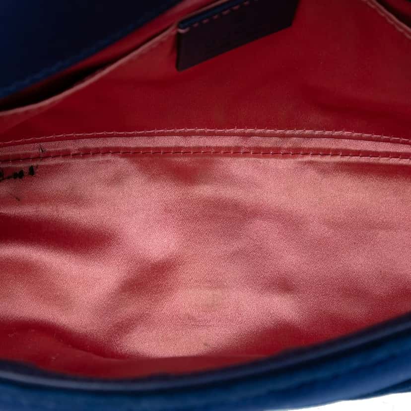 Gucci Small GG Marmont Matelasse Velvet Shoulder Bag Blue Very good condition - Model View