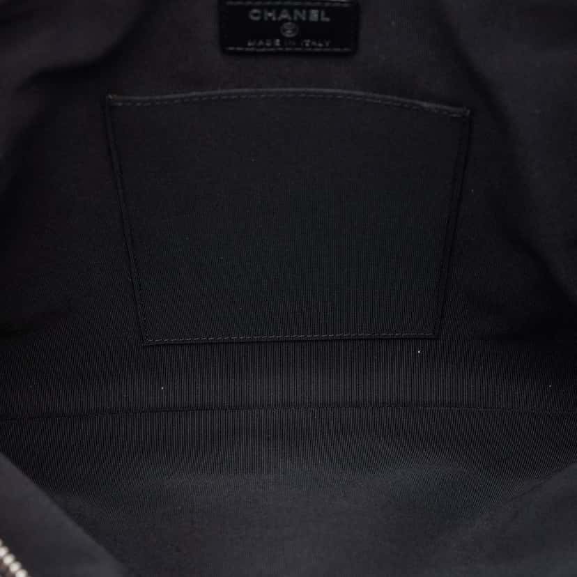 Chanel CC Quilted Lambskin Classic Trunk Case Black Leather Very good condition - Model View