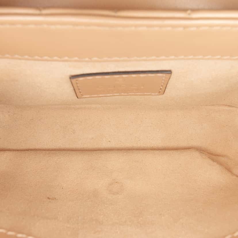 Gucci Mini GG Marmont Matelasse Leather Flap Crossbody Beige Leather Very good condition - Model View