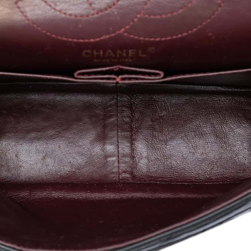 Chanel Quilted Aged Calfskin Reissue 2.55 Double Flap 226 Black Leather Very good condition - Model View