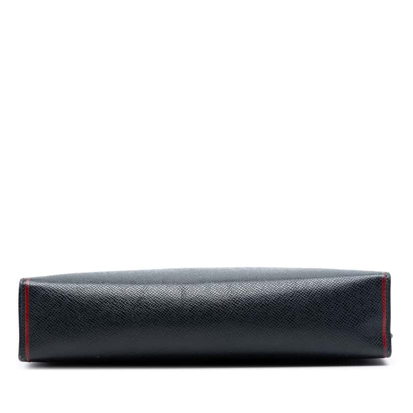 Louis Vuitton Taiga Pochette Voyage MM Blue Leather Very good condition - Inside View