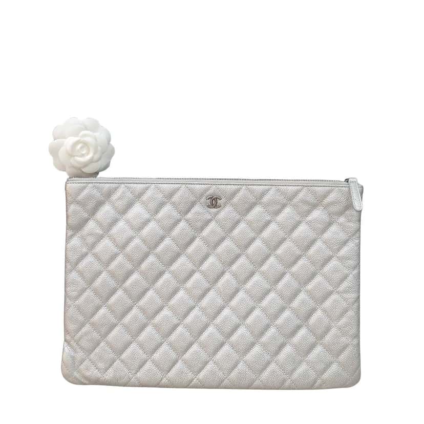 CHANEL Chanel Silver Grain Leather Clutch Bag Pre-Owned Silver Leather Good condition - Front View