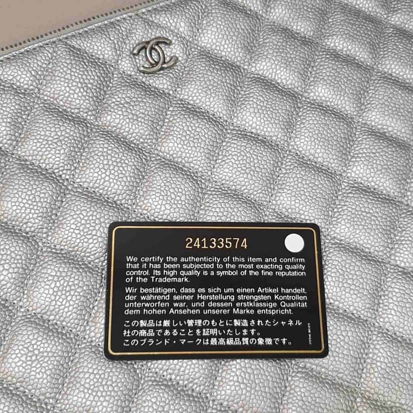 CHANEL Chanel Silver Grain Leather Clutch Bag Pre-Owned Silver Leather Good condition - Inside View