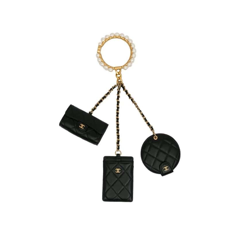 CHANEL Chanel 2021 Pearl Crown Cc Wristlet Multi Pouches Clutch Bag Pre-Owned Black Leather Good condition - Front View