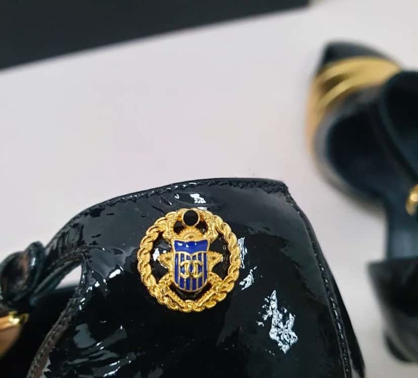 CHANEL Chanel Gold Black Heels Sz.40,5 Pre-Owned Black Good condition - Box View