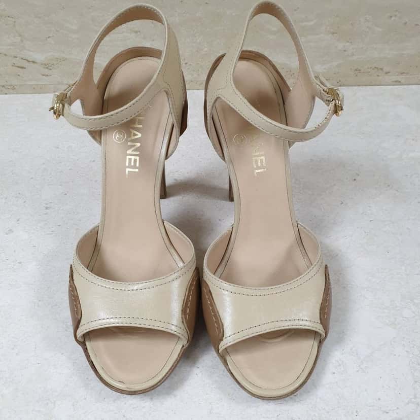 CHANEL Chanel Beige Brown Slingback Sandal sz.40 Pre-Owned Brown Good condition - Back View