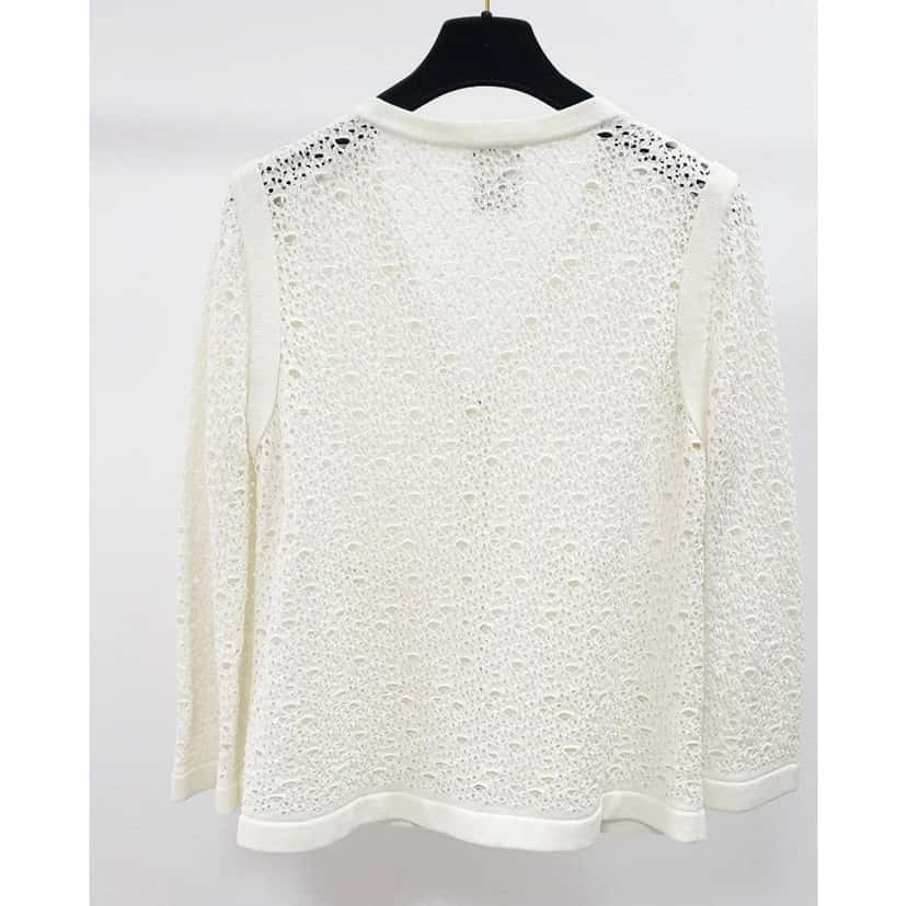 Chanel Chanel White Crochet Cotton Cardigan Button-Up Sz. 44 Pre-owned White Cotton Good condition - Model View
