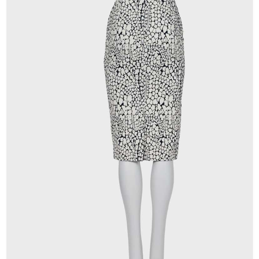 Christian Dior Christian Dior Floral Pencil Skirt - Size XS (FR 34) Pre-owned Black Good condition - Back View