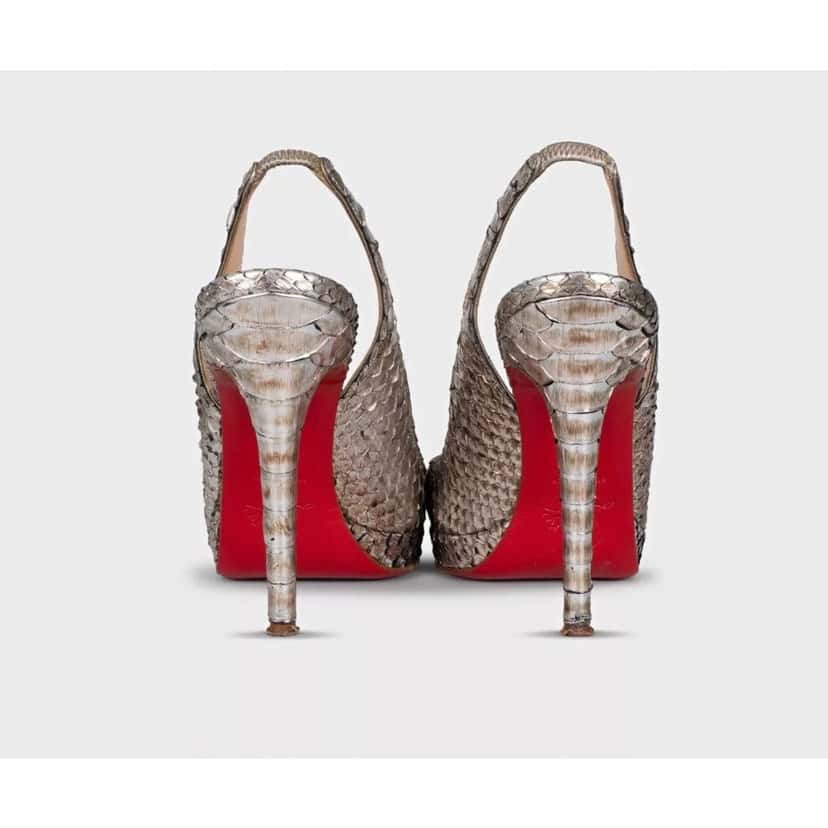 Christian Louboutin Christian Louboutin Silver lambskin Slingback Heels 37 Pre-owned Silver Leather Good condition - Model View