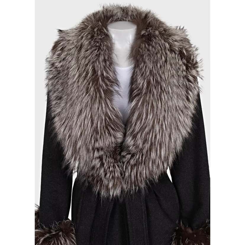 Zilli Zilli Grey Coat with Detachable Faux Fur Trim - Size L Pre-owned Grey Good condition - Model View