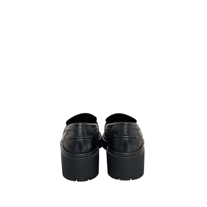 Hermès Elegant Hermes Hitch Loafers - Black Glacéd Calfskin - Size 39 Pre-owned Black Leather Good condition - Model View