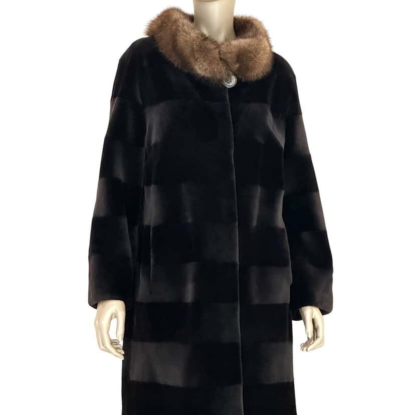 Unsigned Diamond Faux Furs Luxury Italian Platinum Coat - Size L Pre-owned Red Good condition - Back View