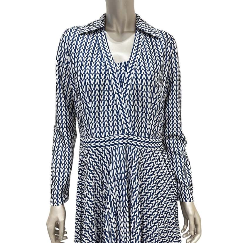 valentino Valentino Blue V-Print Maxi Dress Sz.M Pre-owned Blue Good condition - Inside View
