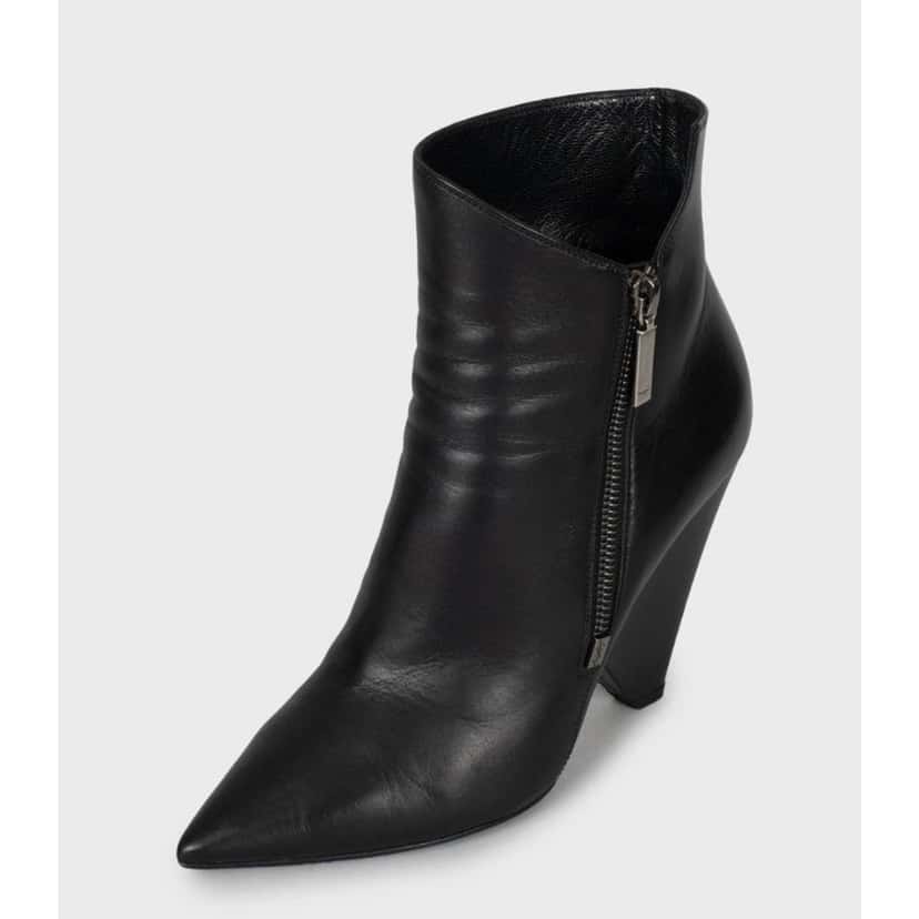 Saint Laurent Saint Laurent Niki Leather Wedge Boots - Size 38.5 pre-owned Black Leather Good condition - Inside View