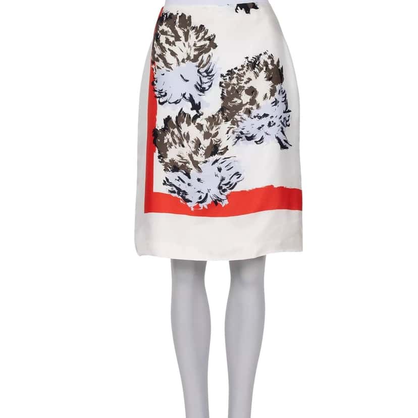Christian Dior Christian Dior White Floral Silk Skirt - Size 38 Pre-owned White Silk Good condition - Front View