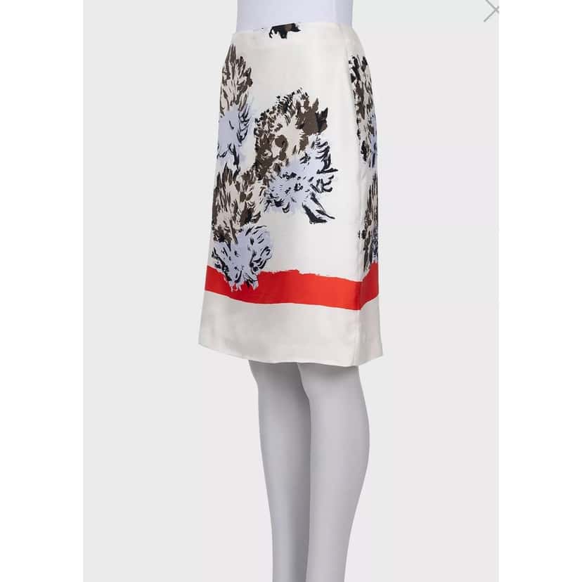Christian Dior Christian Dior White Floral Silk Skirt - Size 38 Pre-owned White Silk Good condition - Back View