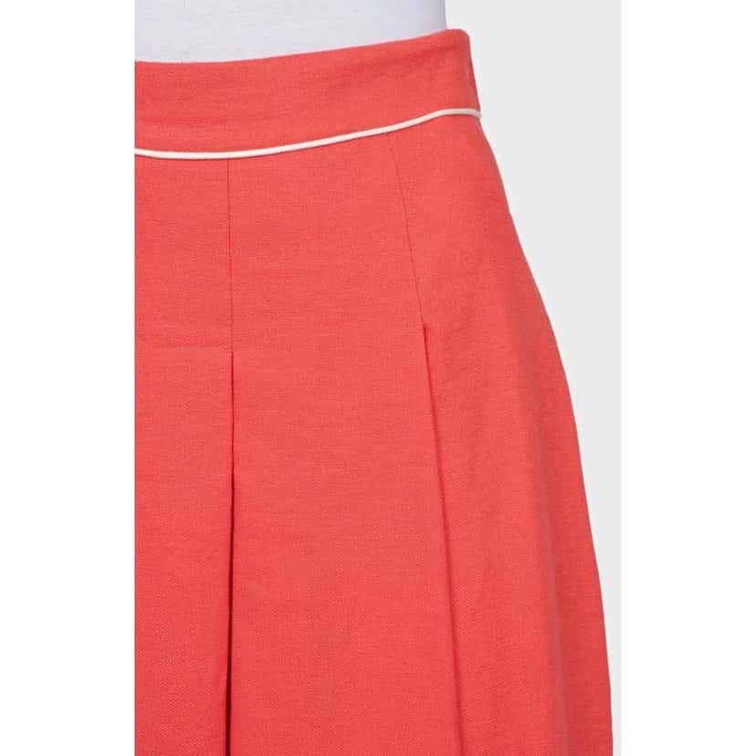 Loro Piana NWOT Loro Piana Red Linen Embroidered Skirt - Sz S IT40 Pre-owned Red Linen Never worn - Model View