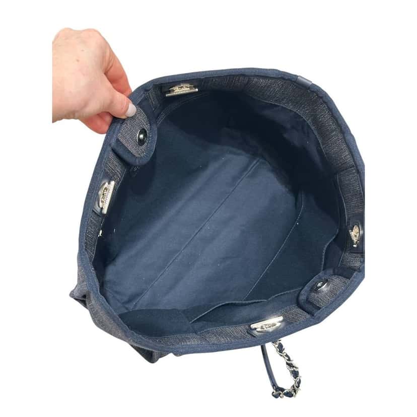 Chanel Chanel Deauville Large Denim Canvas Tote Bag Pre-owned Navy Denim Good condition - Inside View