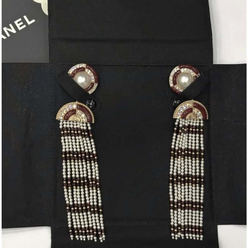 Chanel NWOT Chanel Pre-Fall 2019 Pearl Drop Earrings Pre-owned Other Good condition - Inside View
