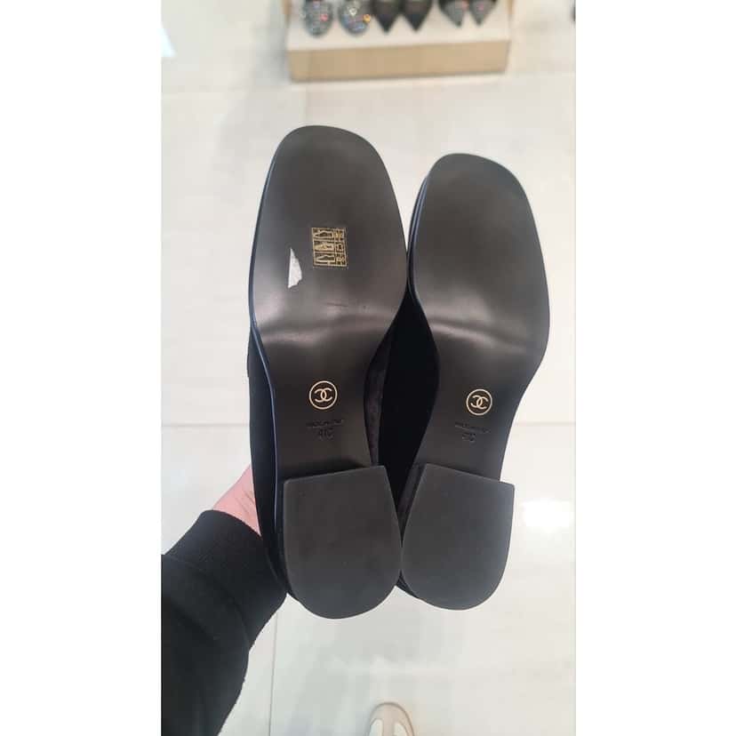 Chanel NWOB Chanel Black Suede Loafers Sz.41 pre-owned Black Suede Never worn - Box View