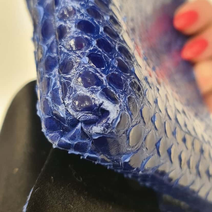 Valentino Garavani Valentino Garavani Blue Snakeskin Print Lambskin Clutch Bow Bag pre-owned Blue Leather Good condition - Box View