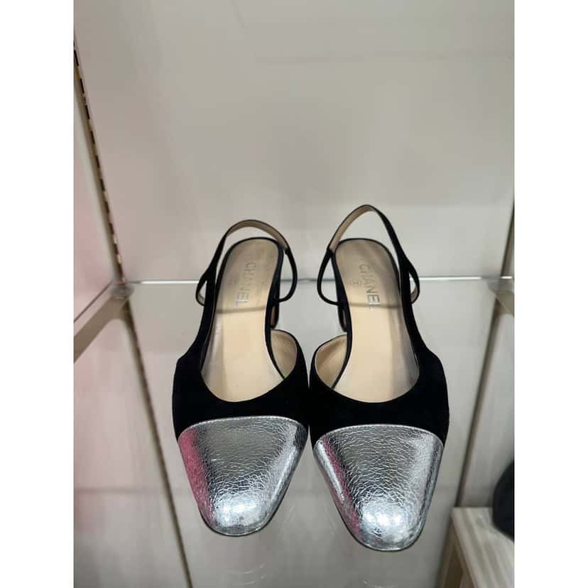 Chanel Chanel Interlocking CC Logo Suede Slingbacks - Size 41 Pre-owned Black Suede Good condition - Inside View