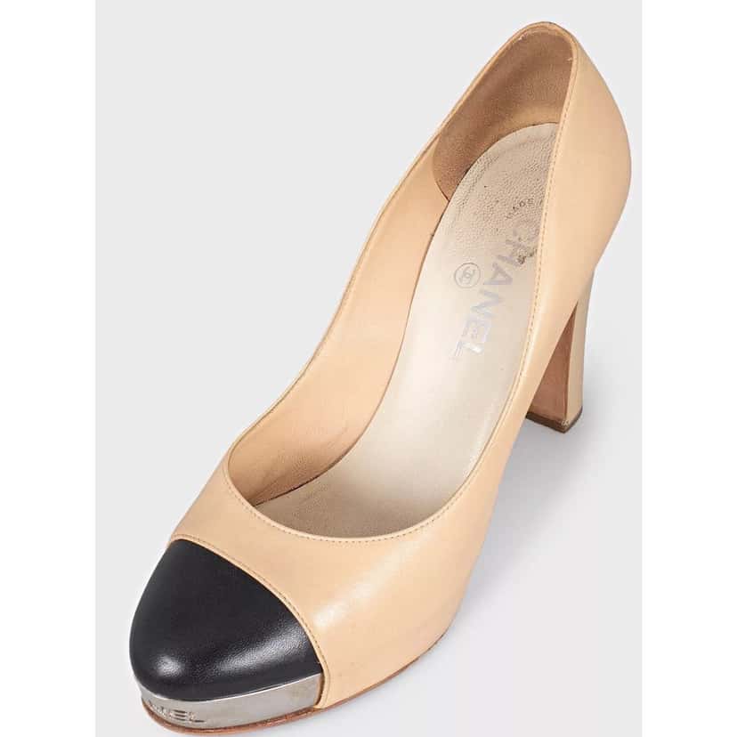 Chanel Chanel Beige Leather Block Heel Pumps - Size 39.5 Pre-owned Beige Leather Good condition - Inside View