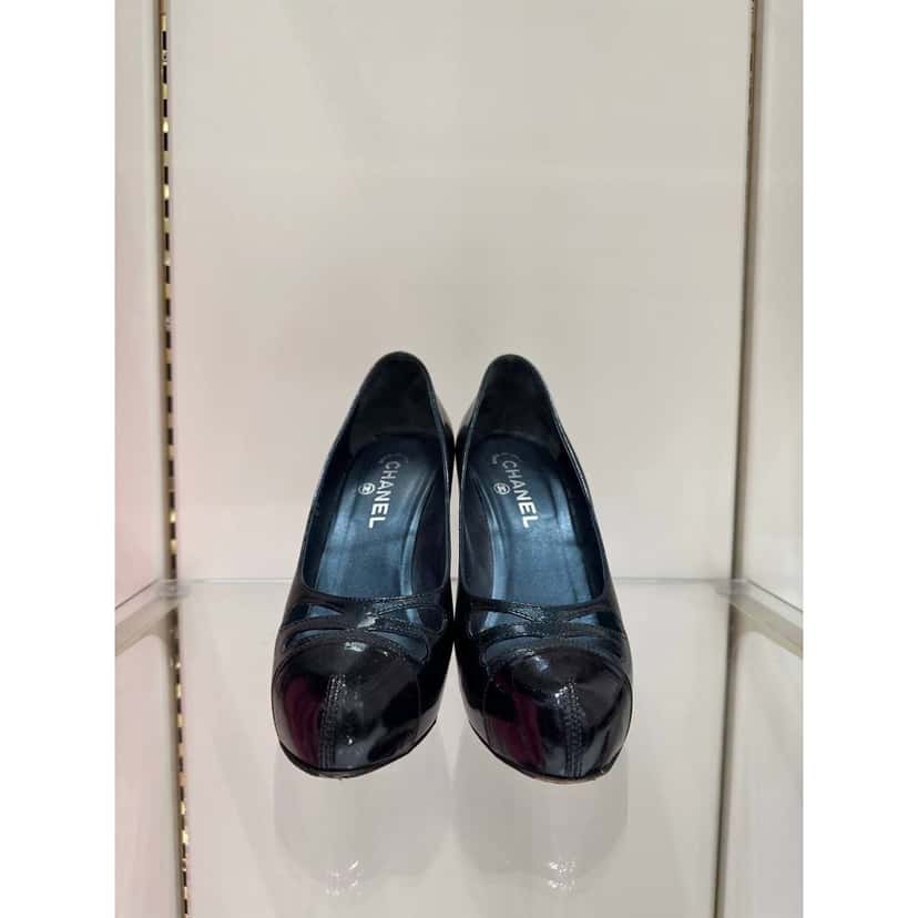 Chanel Chanel Patent Leather Pumps Size 39 Pre-owned Black Leather Good condition - Back View
