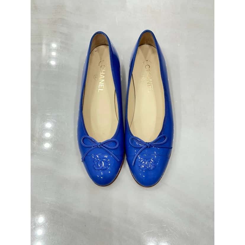 Chanel Chanel Blue Patent Leather CC Bow Ballet Flats Sz.41 pre-owned Blue Leather Good condition - Back View