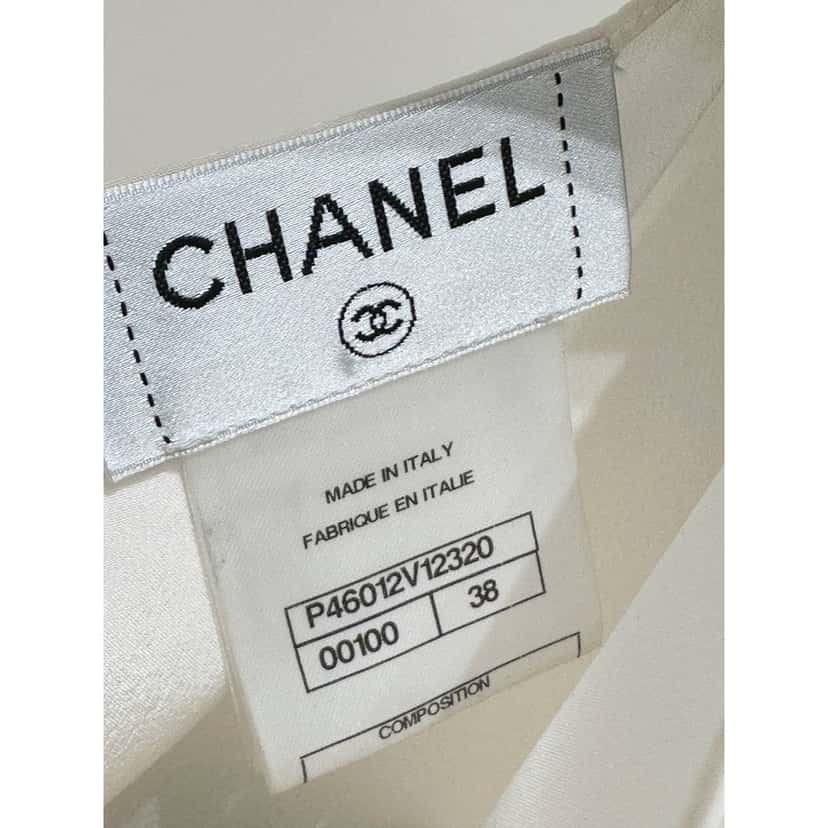 Chanel Chanel White Silk Long Sleeve Blouse Sz.38 Pre-owned White Silk Good condition - Box View