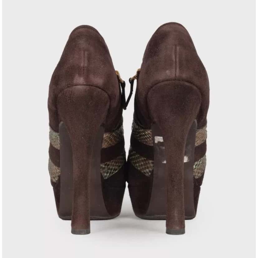 Saint Laurent Saint Laurent Brown Suede Ankle Boots - Sz 38.5 pre-owned Brown Suede Good condition - Model View