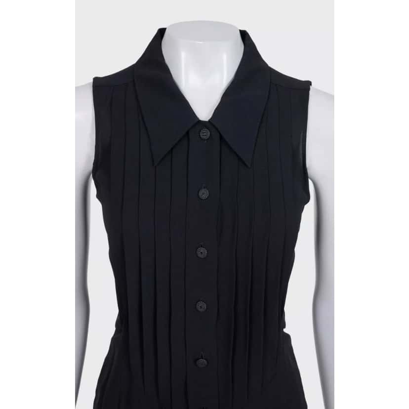 Chanel Chanel Black Silk Pleated Dress Sz.34 pre-owned Black Silk Good condition - Model View
