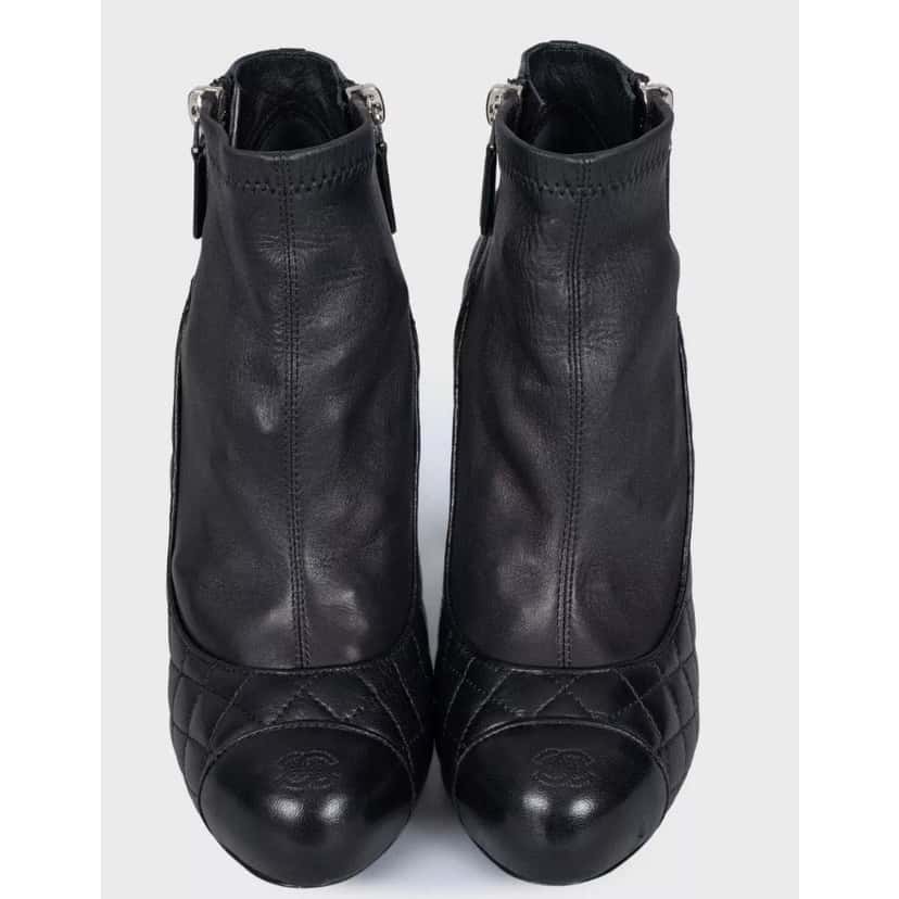 Chanel Chanel Quilted Leather Ankle Boots - Size 36 Pre-owned Black Leather Good condition - Back View