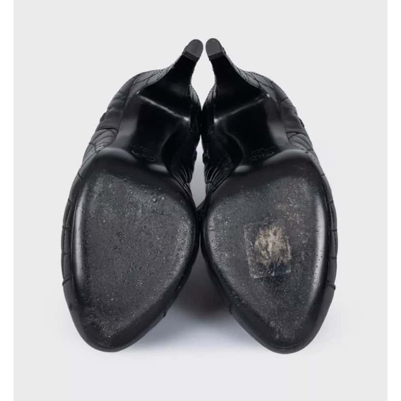 Chanel Chanel Quilted Leather Ankle Boots - Size 36 Pre-owned Black Leather Good condition - Box View