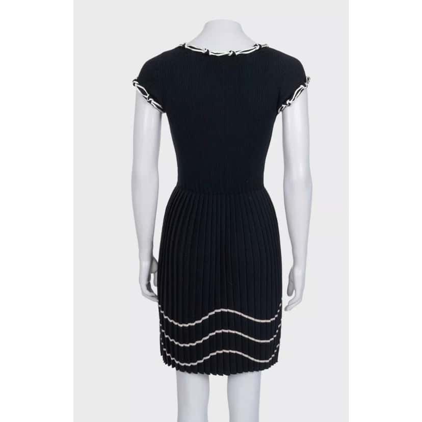 Chanel Chanel Fitted Wool Dress Black Fall 2007 Sz.36 Pre-owned Black Wool Good condition - Inside View