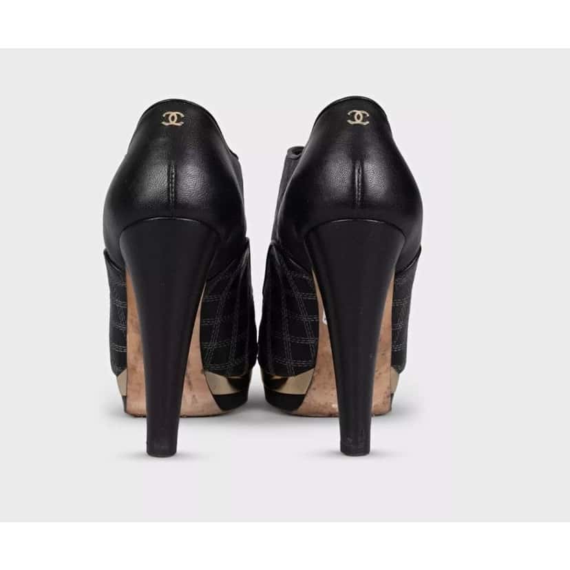 Chanel Chanel Black Leather Checkered Embroidery Ankle Boots Sz 37.5 pre-owned Black Leather Good condition - Model View