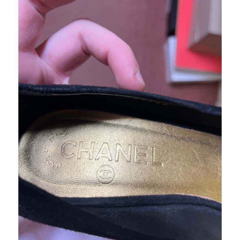 Chanel Chanel Black Suede Gold Accent Open Toe Pumps Sz 40 Pre-owned Black Suede Good condition - Box View