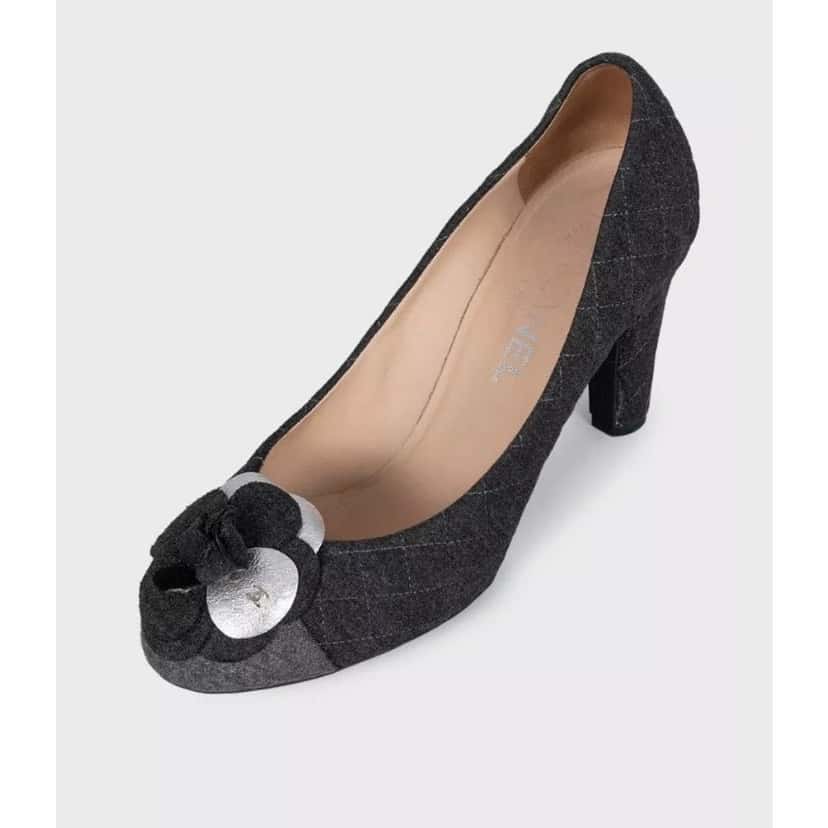Chanel Chanel Gray Textile Rose Pumps  Sz 38 pre-owned Grey Leather Good condition - Inside View