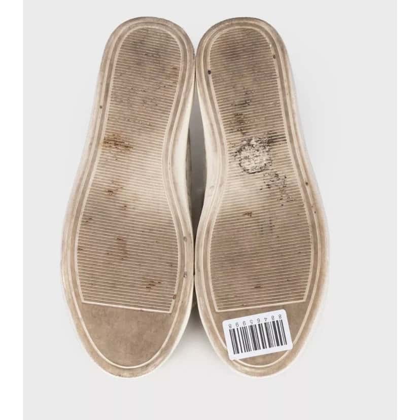 Chanel Chanel White Perforated Logo Low-Top Sneakers Sz. 35.5 pre-owned White Leather Good condition - Box View
