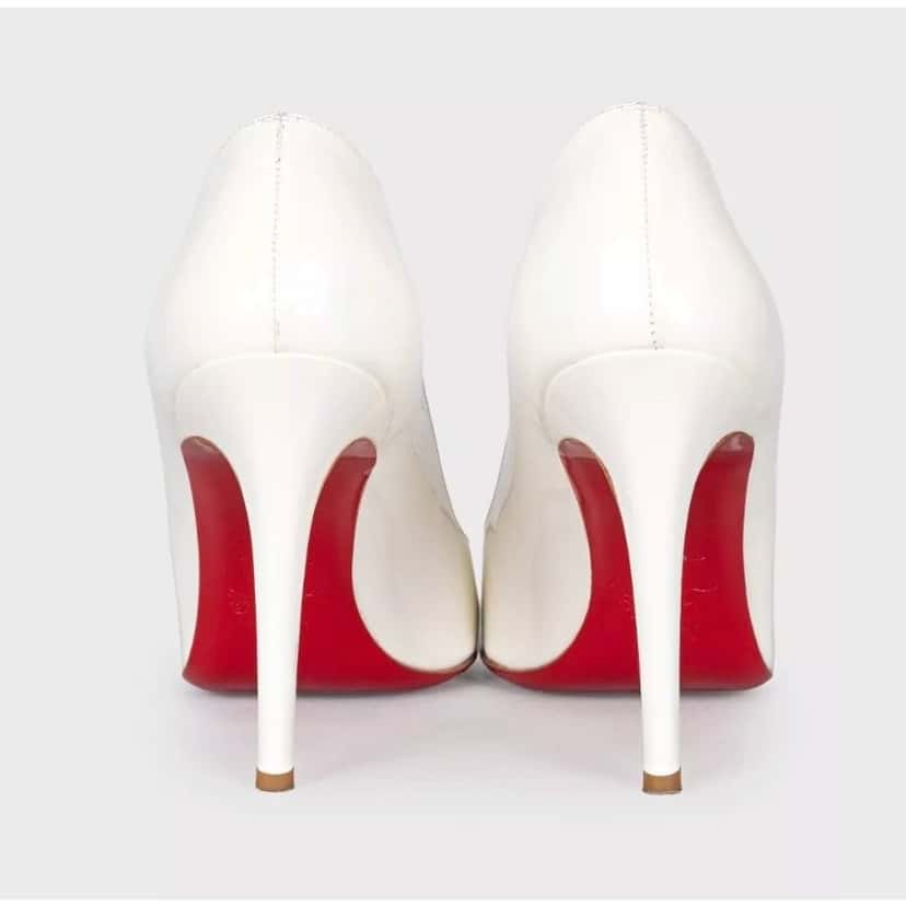 Christian Louboutin Christian Louboutin White Patent Leather Round-Toe Pumps Sz.39 Pre-owned White Leather Good condition - Model View