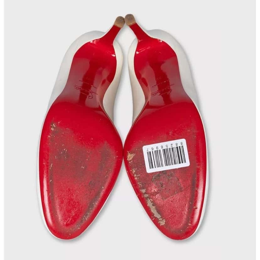 Christian Louboutin Christian Louboutin White Patent Leather Round-Toe Pumps Sz.39 Pre-owned White Leather Good condition - Box View