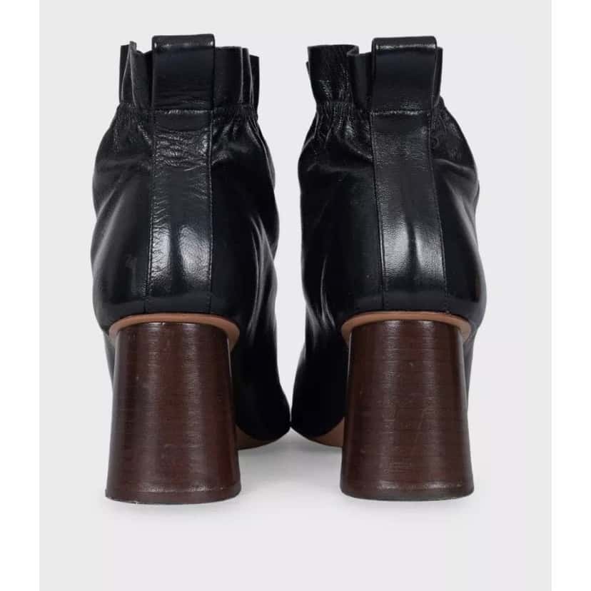 Celine Celine Black Leather Ankle Boots - EU 39 Pre-owned Black Leather Good condition - Model View