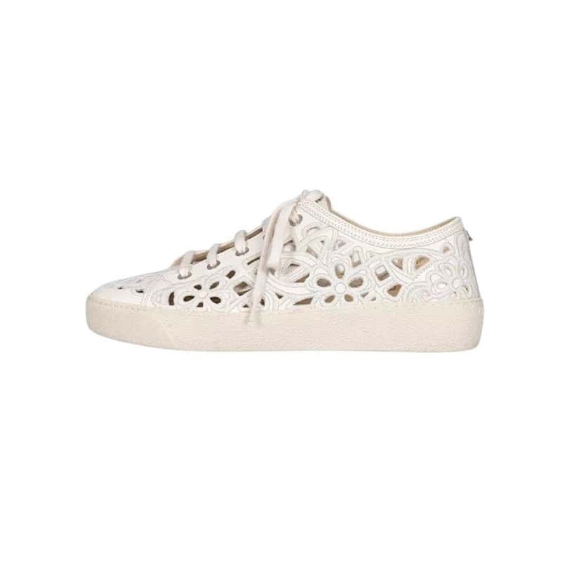 Chanel Chanel White Embroidered Leather Sneakers - Size 39.5 Pre-owned White Leather Good condition - Front View
