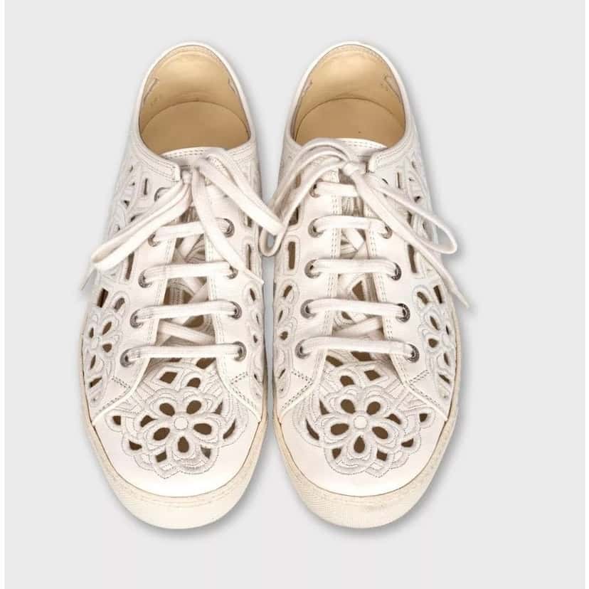 Chanel Chanel White Embroidered Leather Sneakers - Size 39.5 Pre-owned White Leather Good condition - Back View