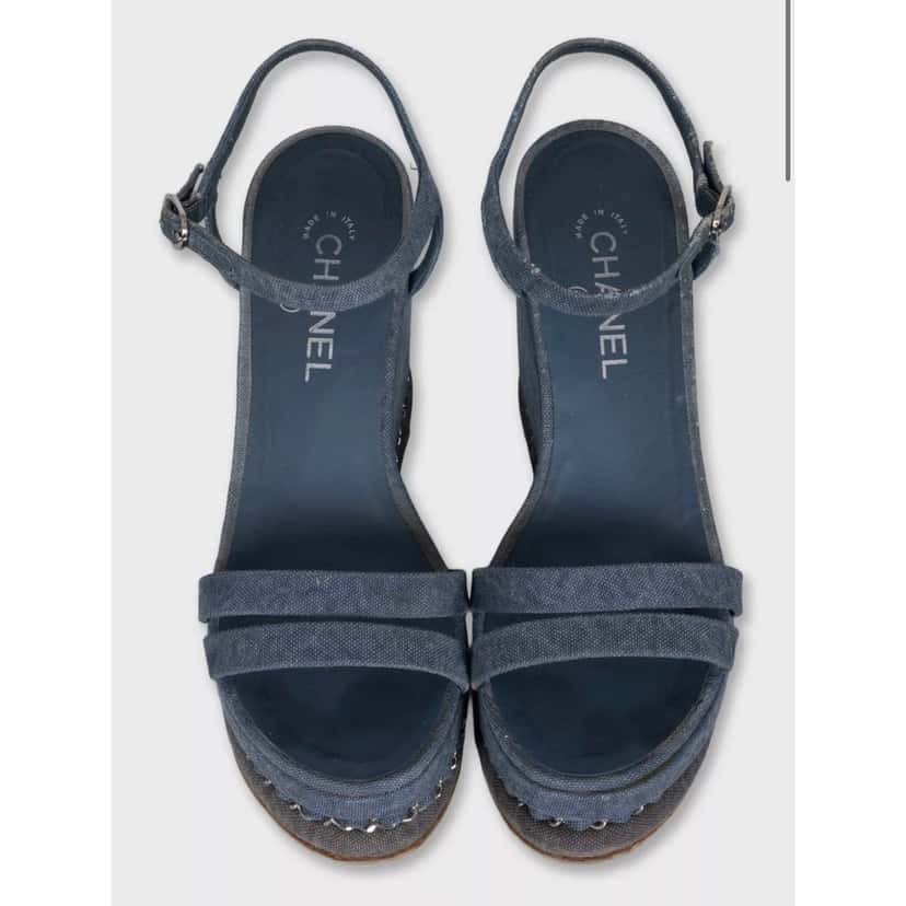 Chanel Chanel Blue Denim Wedge Sandals, Size 39.5 pre-owned Blue Denim Good condition - Back View