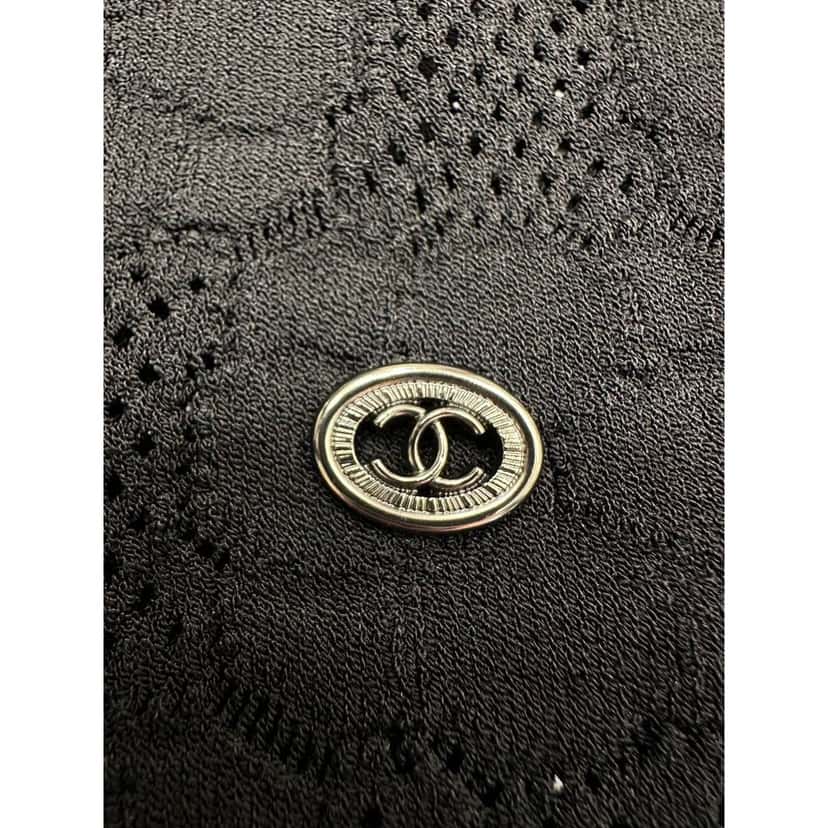 Chanel Chanel Camellia Patern Top Sz. S-M  Pre-owned Camel Lace Good condition - Model View
