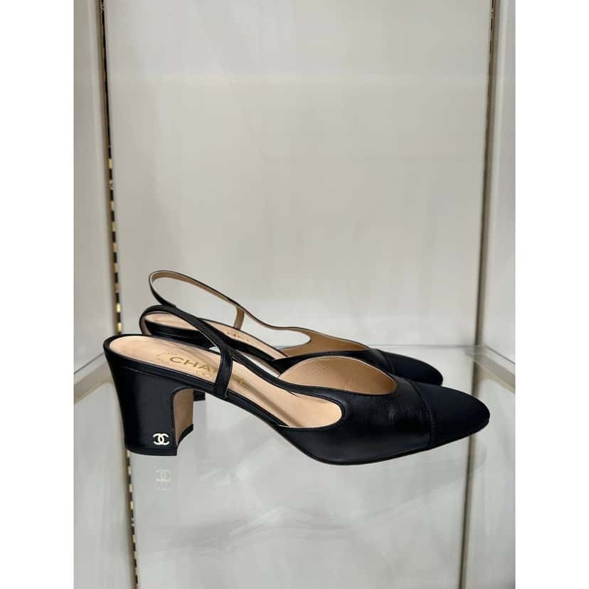 Chanel Chanel Black Leather Cap-Toe Slingback Pumps Sz. 41 Pre-owned Black Leather Good condition - Back View